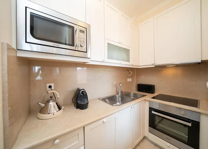 Paradise House Apart2, 5min Walking Distance To Center Apartment *