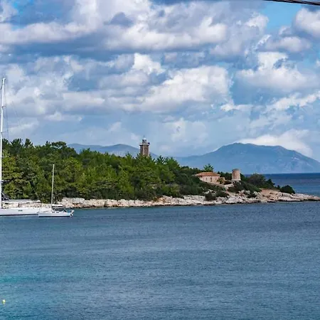 Paradise House Apart2, 5min Walking Distance To Center Apartman